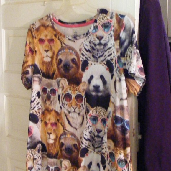 Secret Treasures Tops - Cool Animals in Sunglasses Ladies Size Medium Shirt Top Tee by Secret Treasures